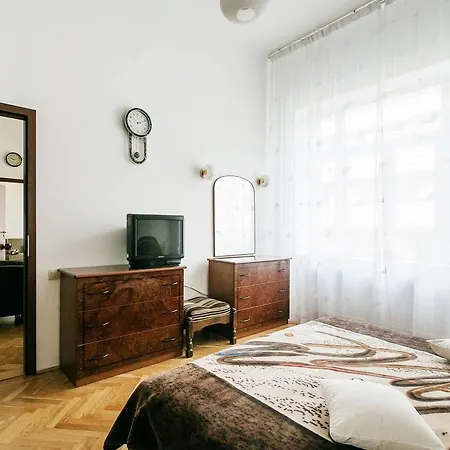 Mamma's Apartment *